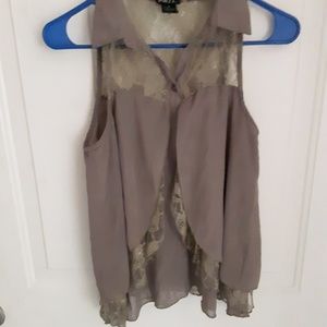 Sleeveless blouse